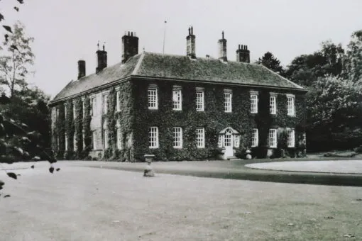 Etal Manor is built